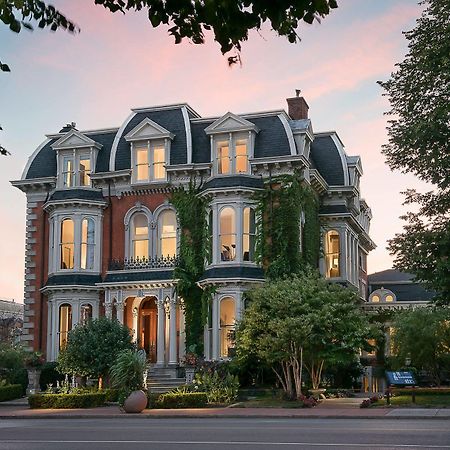 Отель The Mansion On Delaware Avenue Буффало Экстерьер фото